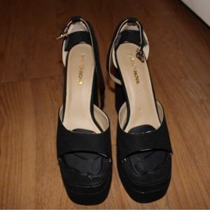 Black Heels size 8.5